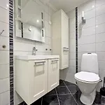 Centrally Located In Apartamento Bud
