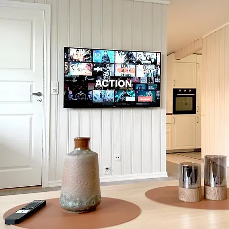 Centrally Located In 公寓 *