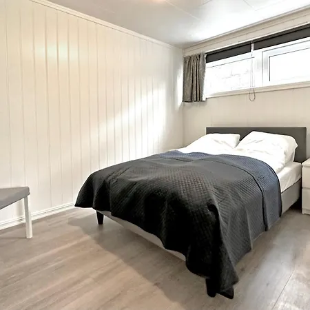 公寓 Centrally Located In *